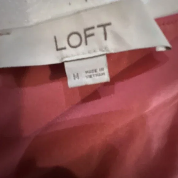 Women’s LOFT Coral Knit Dress Front Twist Size Medium Fit & Flare Knee Length - Picture 7 of 9